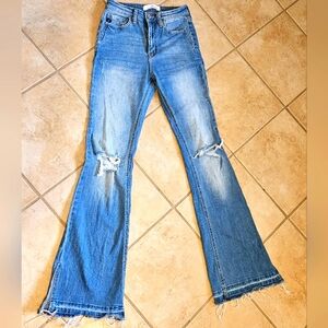 KanCan Estilo Medium Wash Flare jeans, size 25 / 3